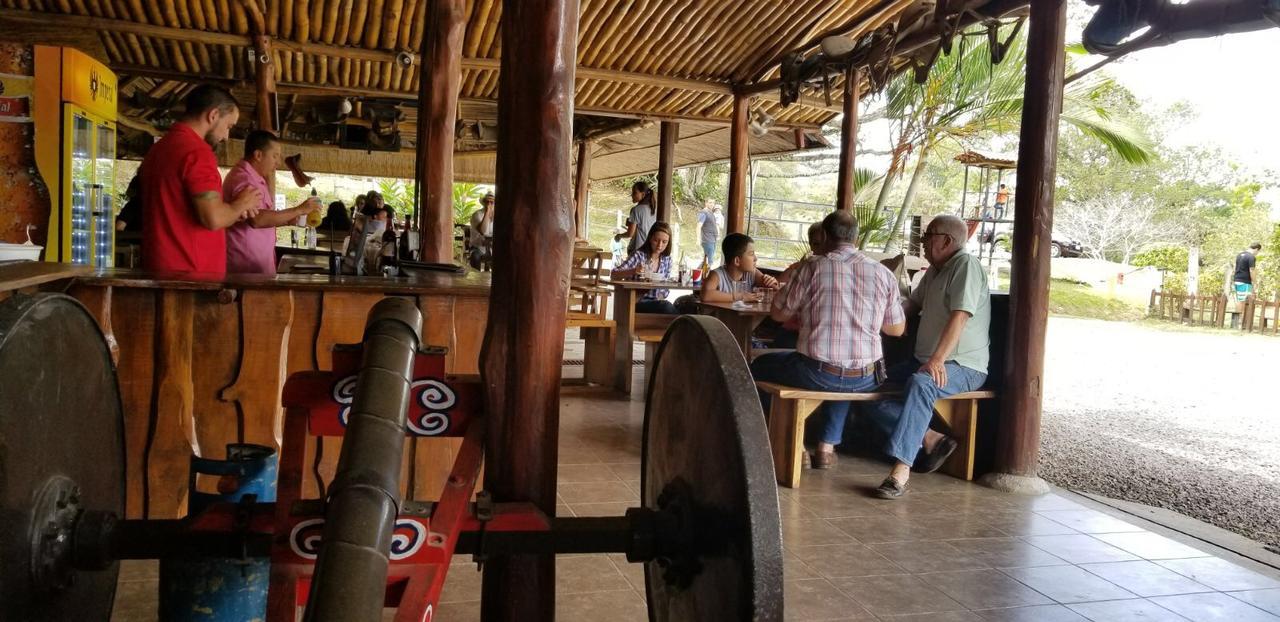 Hotel Hacienda El Rodeo Vueltas 외부 사진